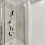 Modern With Ac, Balcony & Free Parking *