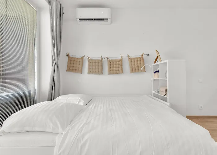 Slnecnice With Parking And 24 Hour Check In Apartament