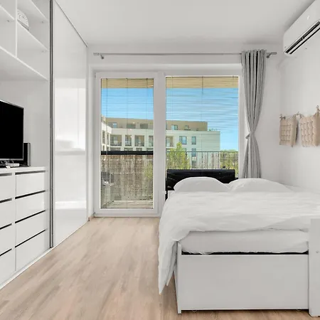 Lejlighed Modern With Ac, Balcony & Free Parking Bratislava