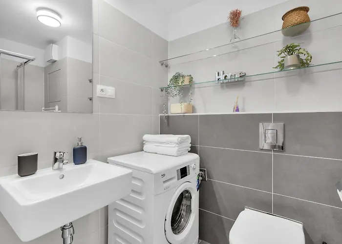 Slnecnice With Parking And 24 Hour Check In Bratislava