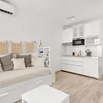 Modern With Ac, Balcony & Free Parking