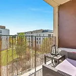 Modern With Ac, Balcony & Free Parking *