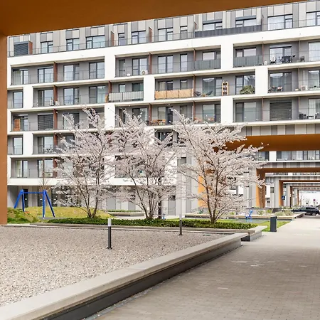 Modern With Ac, Balcony & Free Parking דירה *