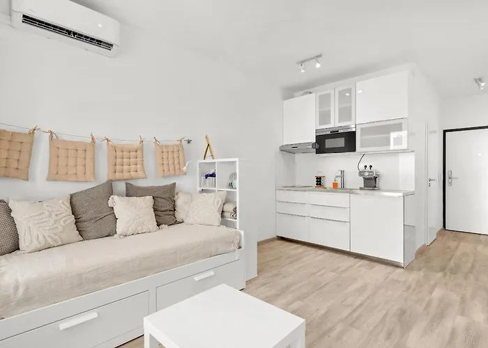 Slnecnice With Parking And 24 Hour Check In